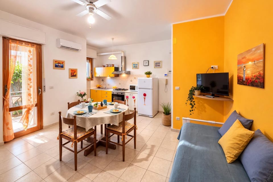 Living room, Dining area, kitchen