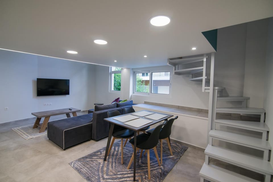 TV and multimedia, Living room, Dining area
