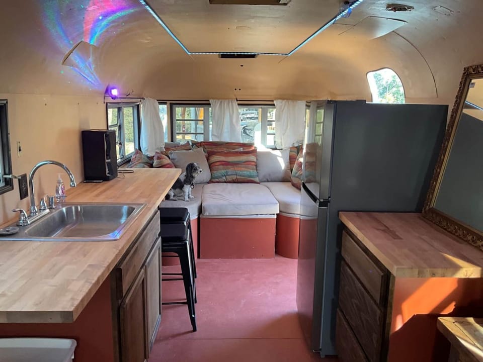 Moonshadow Flat Glamping - Onyx Tent Campground/ 
RV Resort in Sierra Nevada