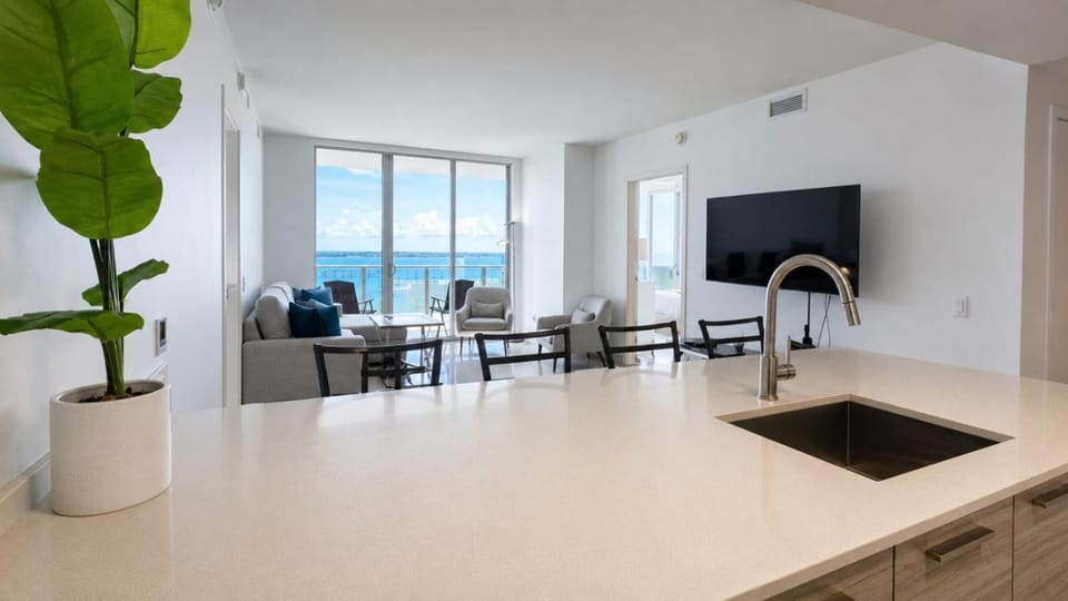 TV and multimedia, View (from property/room), Balcony/Terrace, Kitchen or kitchenette, Living room, Sea view