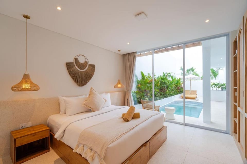 Bedroom, Pool view, wardrobe