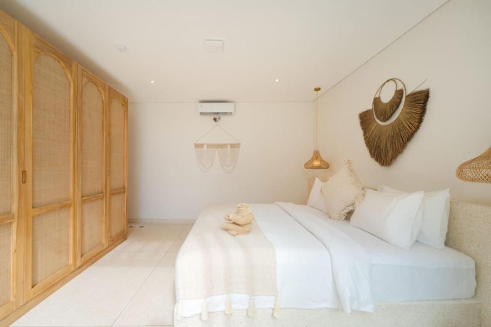 Bedroom, wardrobe