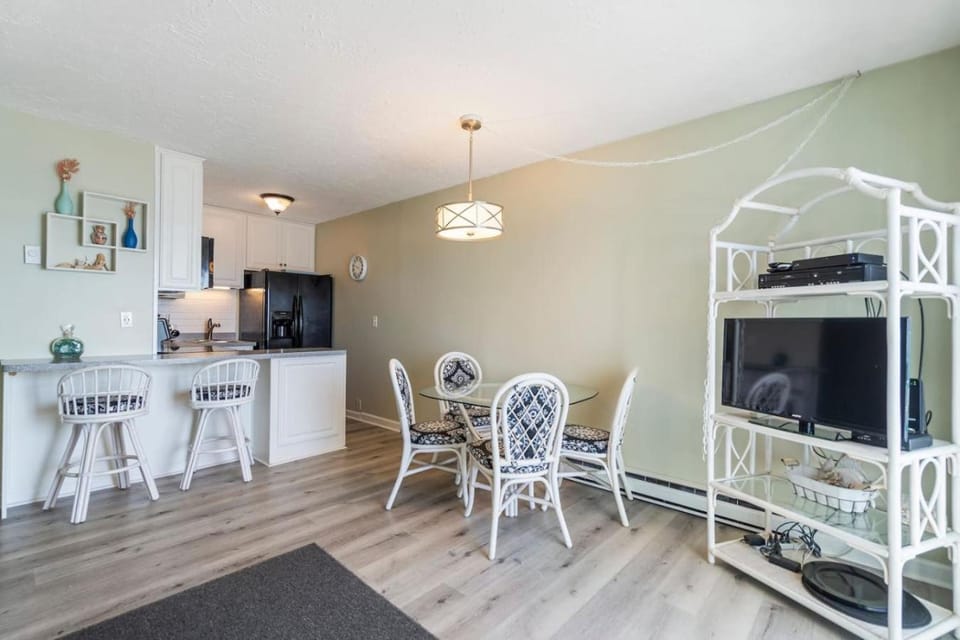 Ocean Front Jewel - North Topsail Beach House in North Topsail Beach