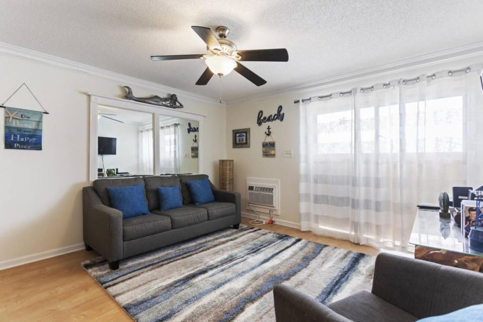 Sand In My Boots, Super Comfortable Oceanfront House in North Topsail Beach
