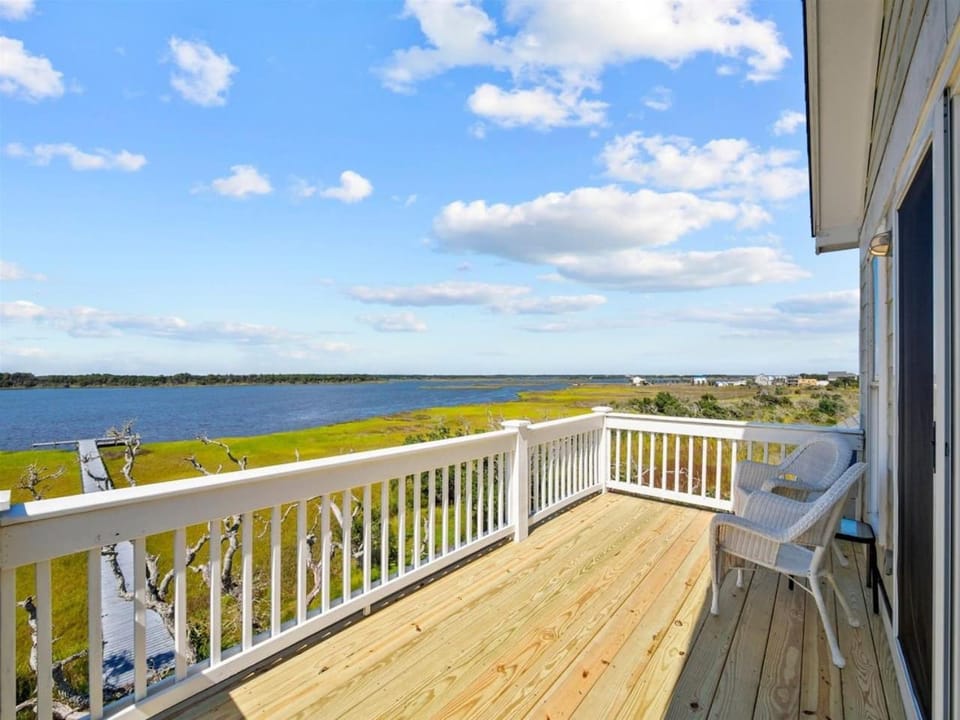 Sound Sister, North Topsail Beach House in North Topsail Beach
