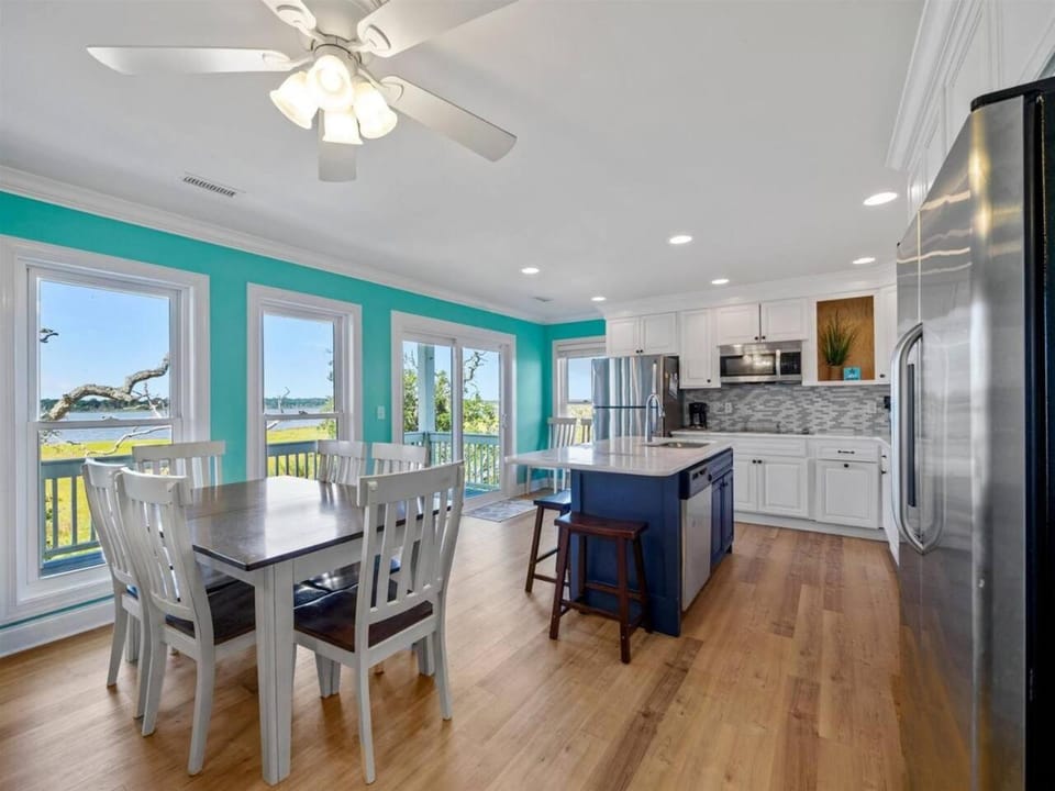 Sound Sister, North Topsail Beach House in North Topsail Beach