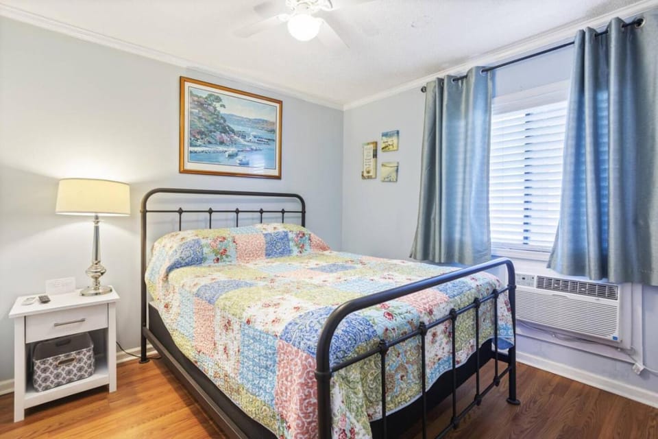 Shore Beats Work - Oceanfront New Balcony 3rd Flr House in North Topsail Beach