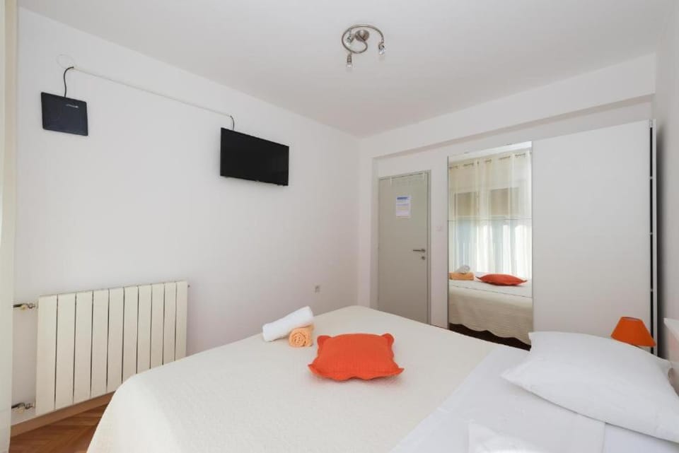 Room Peričić Bed and Breakfast in Podstrana