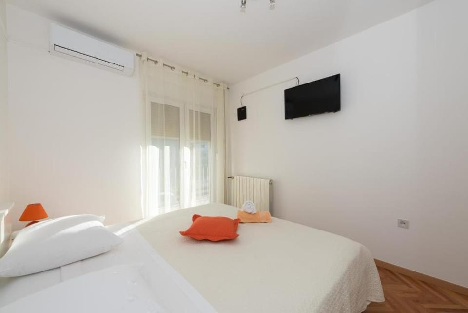 Room Peričić Bed and Breakfast in Podstrana