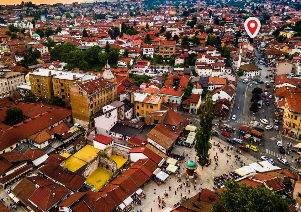 Property building, Day, Neighbourhood, Bird's eye view, City view, Street view, Location, Parking