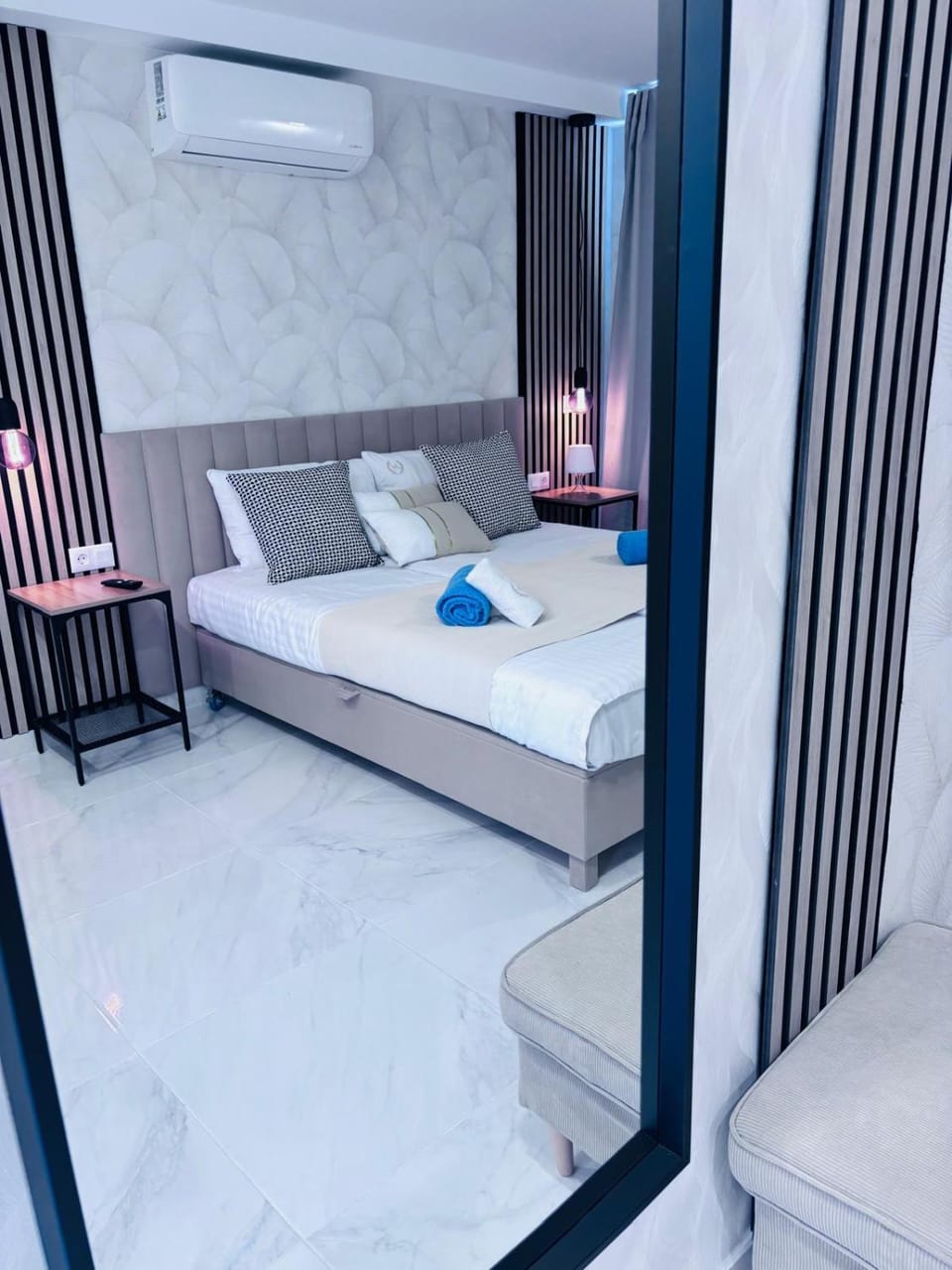 Bed, Living room, Other, air conditioner