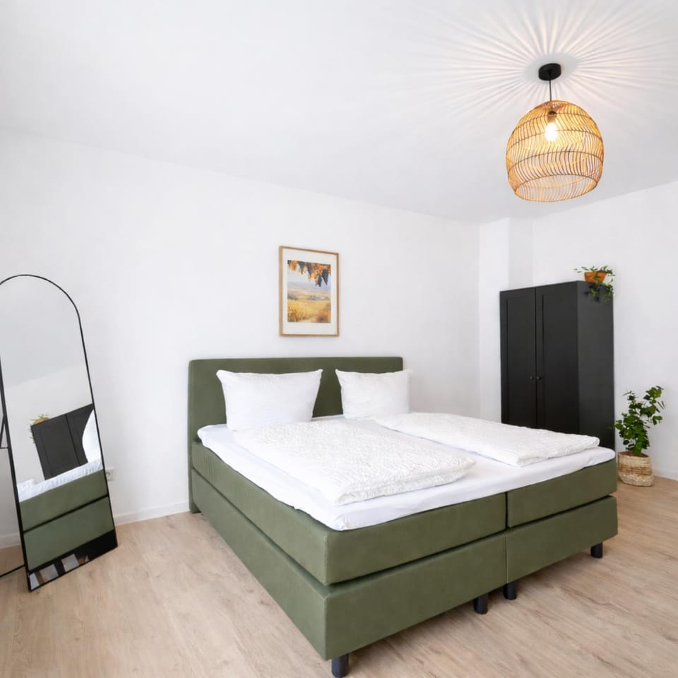Bed, Photo of the whole room, Bedroom