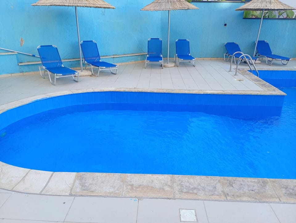 Day, Pool view, Swimming pool, sunbed