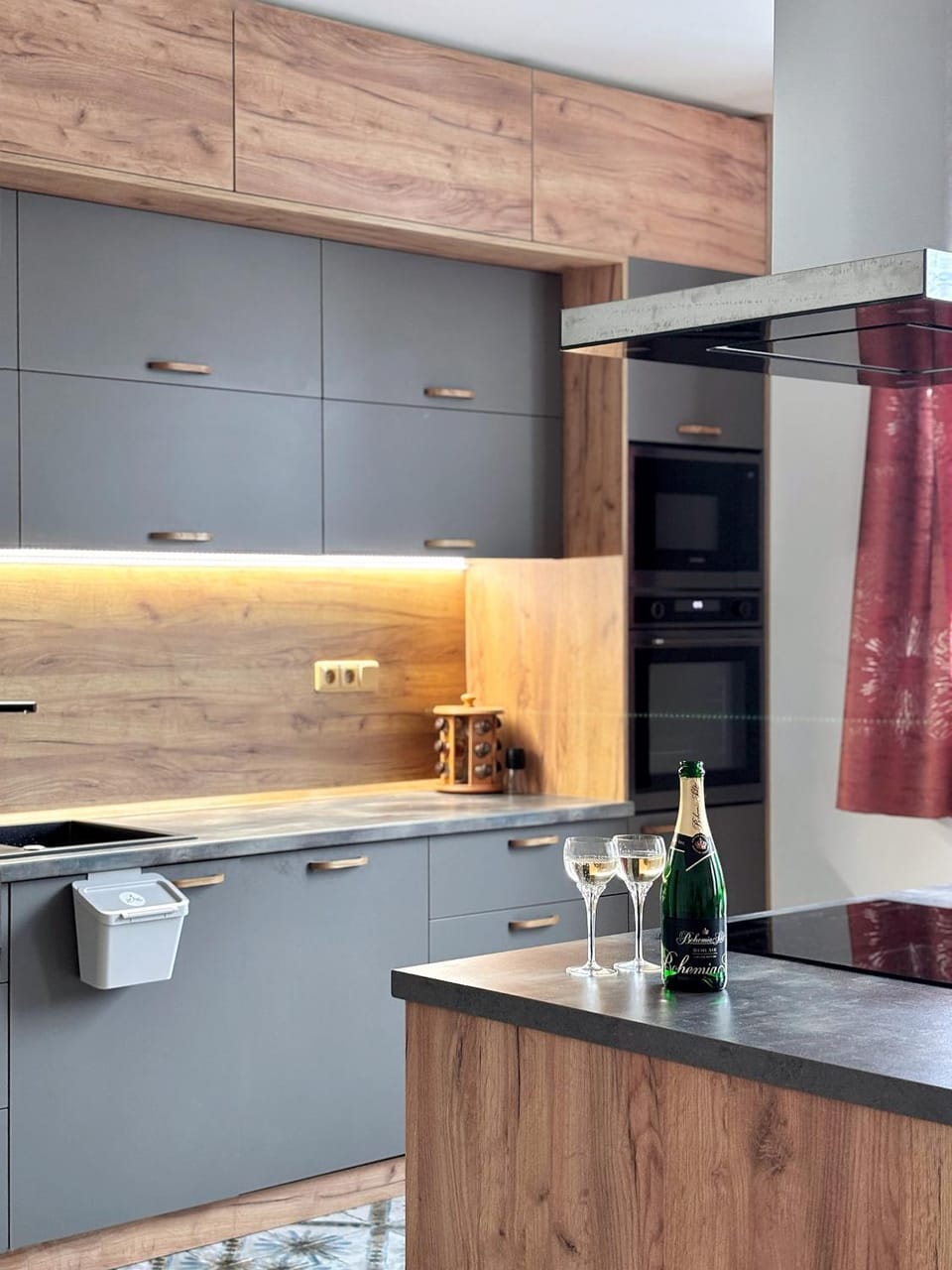 microwave, oven, kitchen