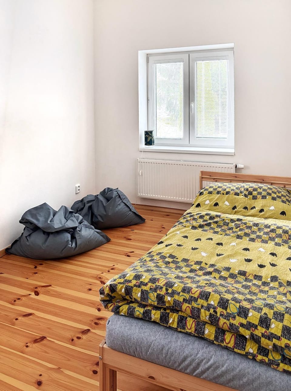 Bed, Photo of the whole room