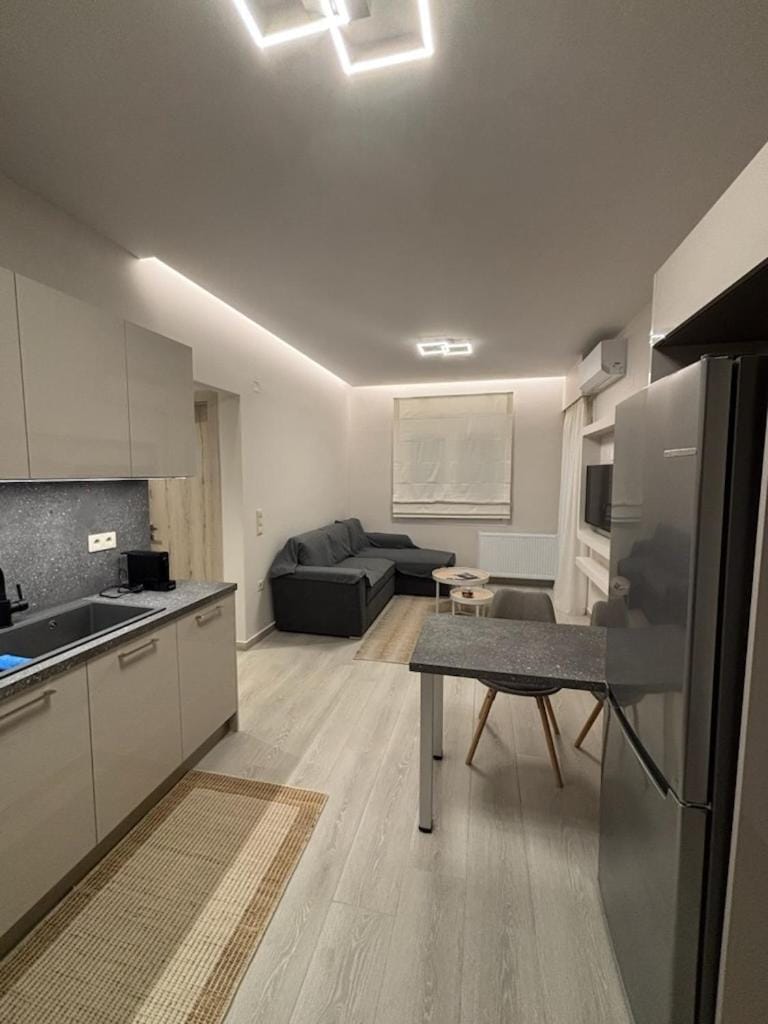 Kitchen or kitchenette, Living room, Seating area, Dining area, oven, stove