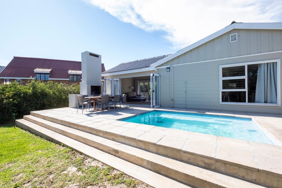 Property building, Patio, Day, Swimming pool