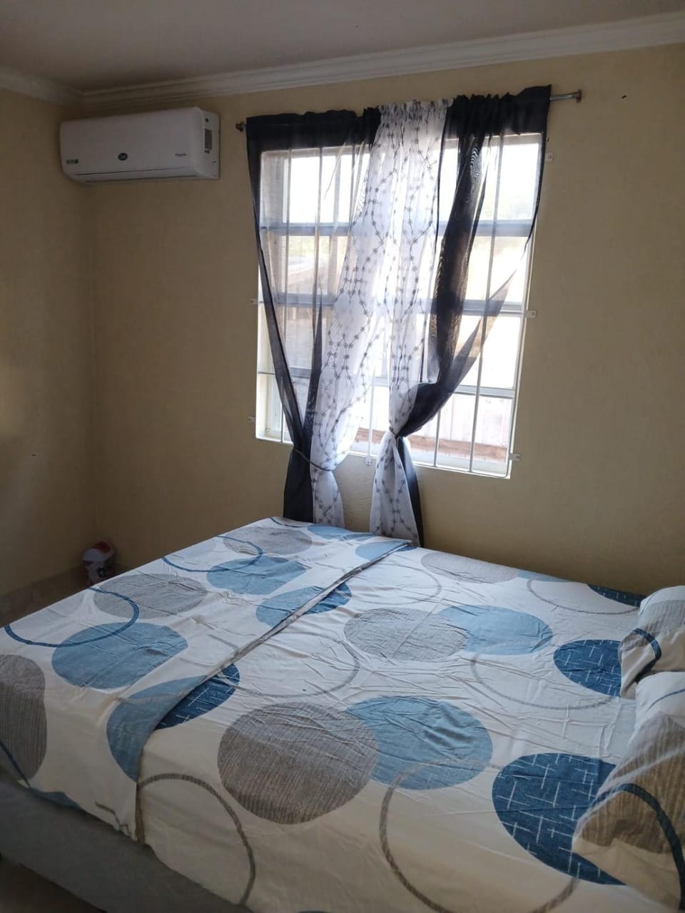 Bed, Bedroom, air conditioner