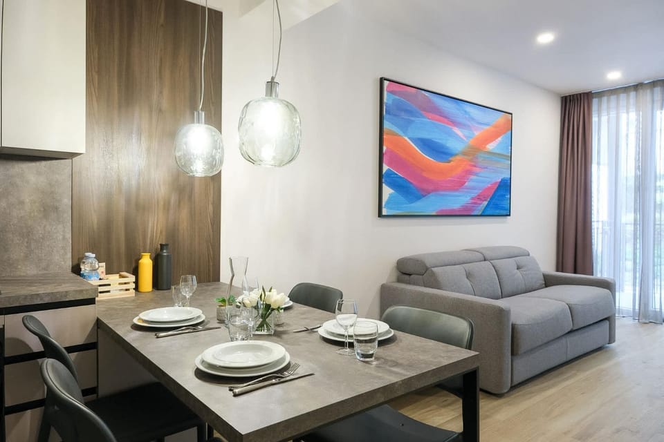 Living room, Dining area
