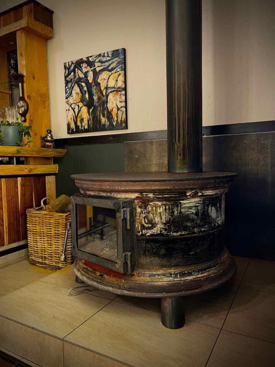 Property building, Lounge or bar, flat iron
