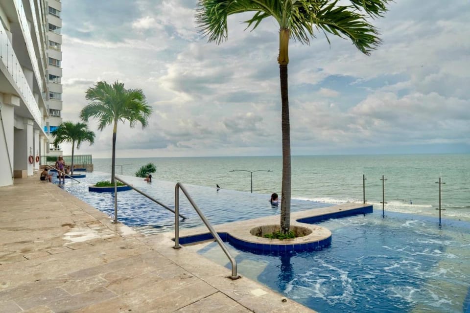 8pax Ocean view beauty sunset and beachfront Apartment in Cartagena