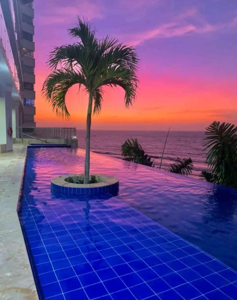 8pax Ocean view beauty sunset and beachfront Apartment in Cartagena