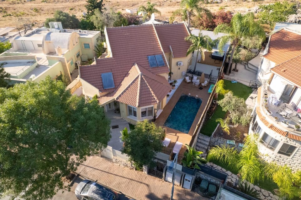 Property building, Bird's eye view