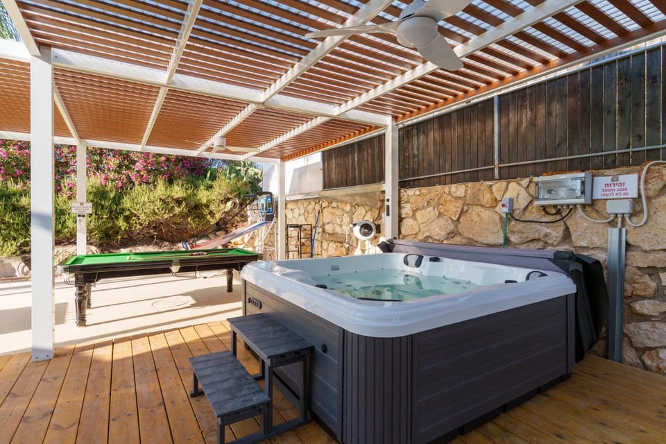 Patio, Hot Tub