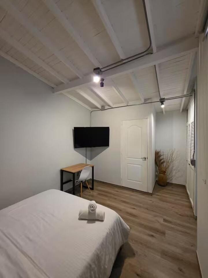 Quijote Chill w AC & Kitchen in Laureles Apartment in Medellin