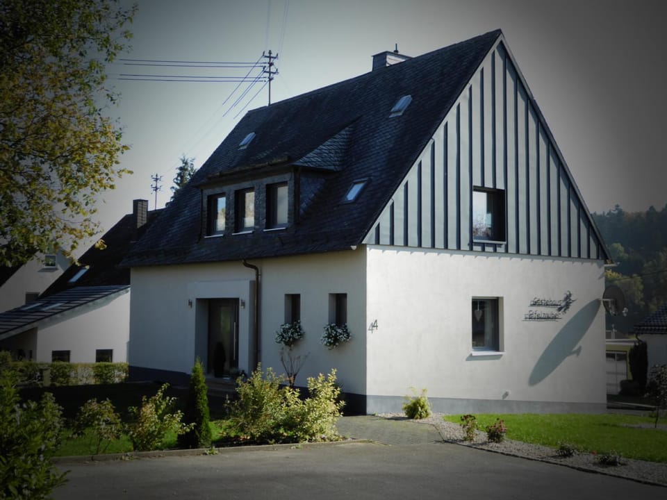 Property building, Facade/entrance