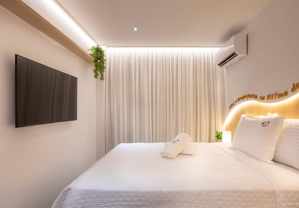Bed, Photo of the whole room, air conditioner