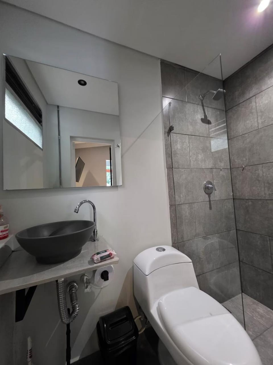 Sancho Chill wc AC Kitchen in Laureles, Medellín Apartment in Medellin