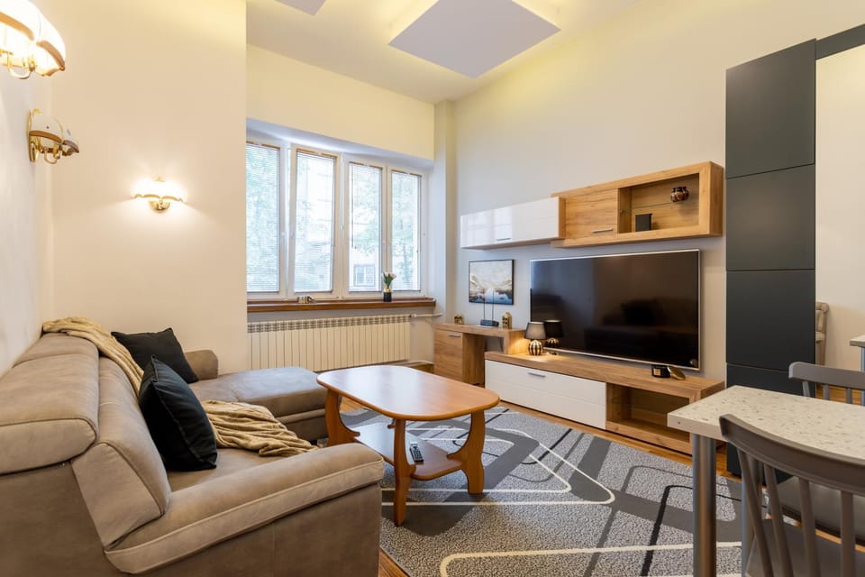 Communal lounge/ TV room, TV and multimedia, Kitchen or kitchenette, Living room, Seating area, Dining area, Evening entertainment