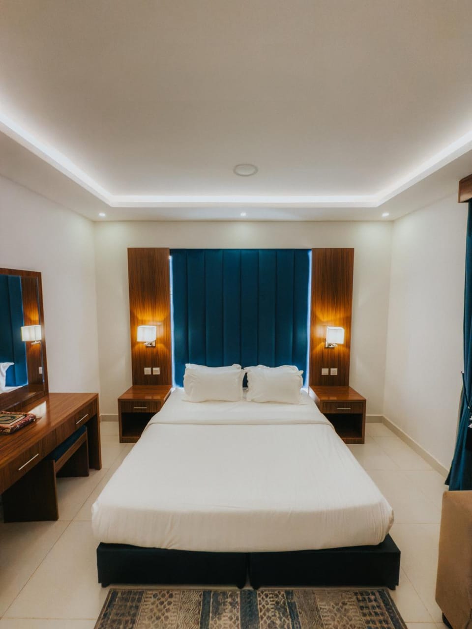 Photo of the whole room, Bedroom