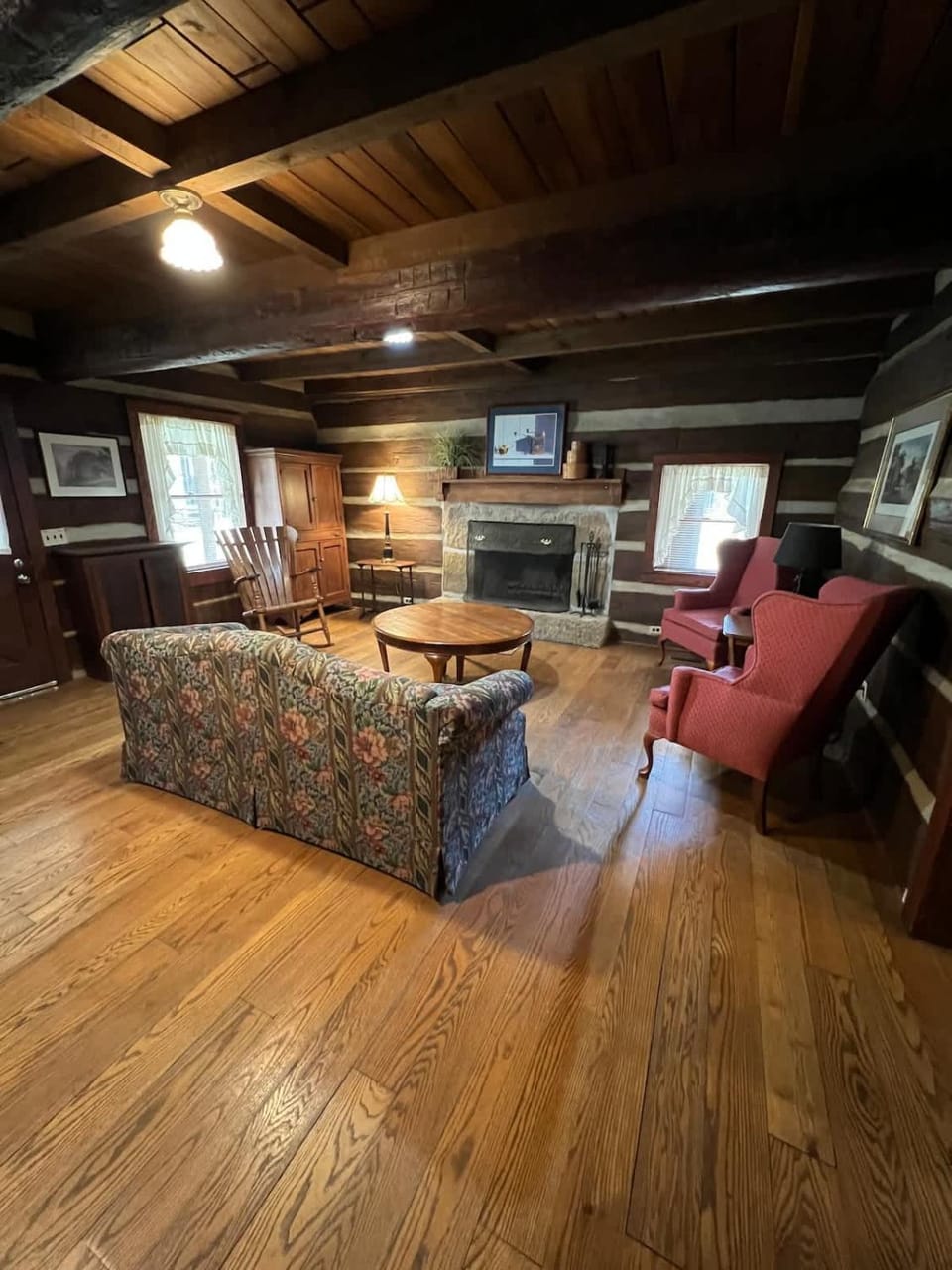 Strawberry Inn at Heritage Farm House in Huntington