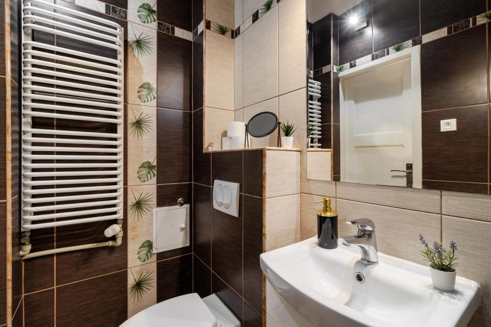 Shower, Bathroom, towels