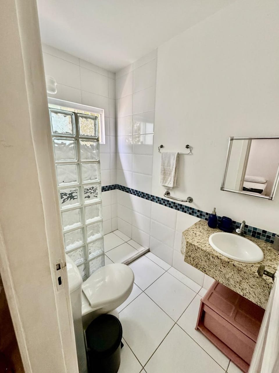 House with 3 en-suites and Pool Near Vilas Beach House in Lauro de Freitas
