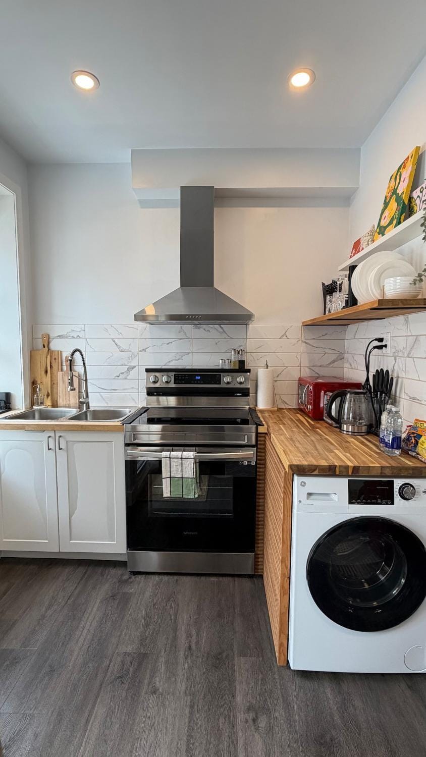 Maison Mosaïque | Glassbrick 1BR near LeonardCohen Apartment in Laval