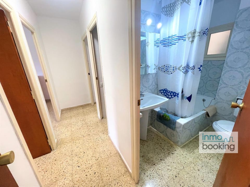 Shower, Toilet, Bathroom, Bath