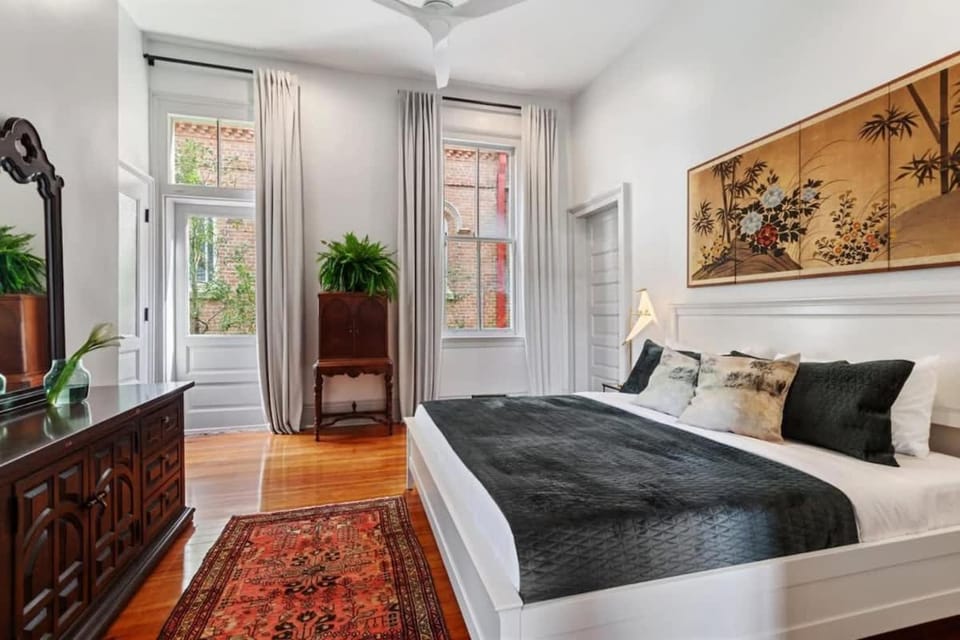 Grand NOLA Estate Heated Pool House in New Orleans