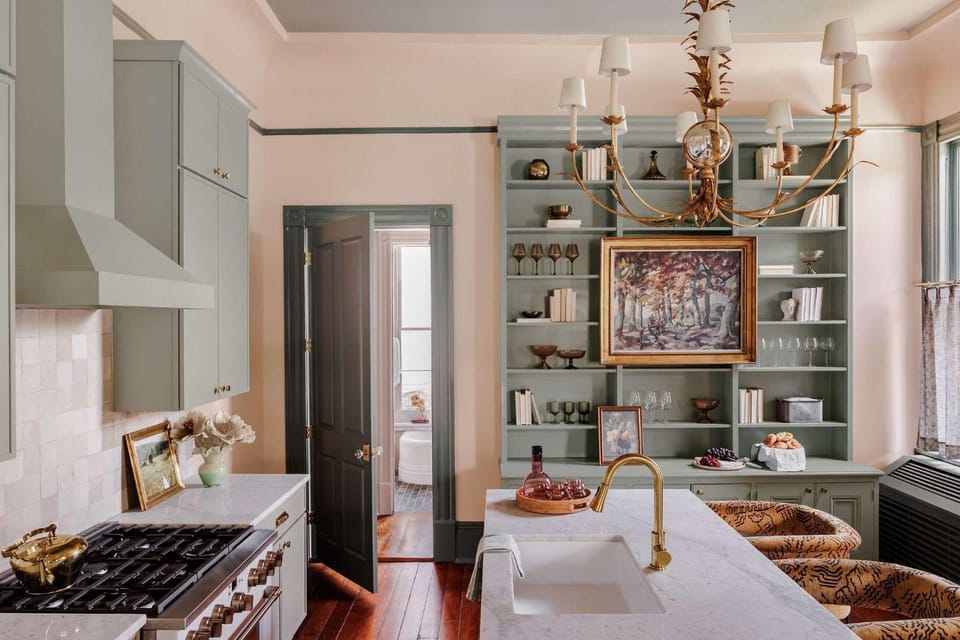 Luxe 6-bedroom Garden District Suite Hotel Pool House in New Orleans