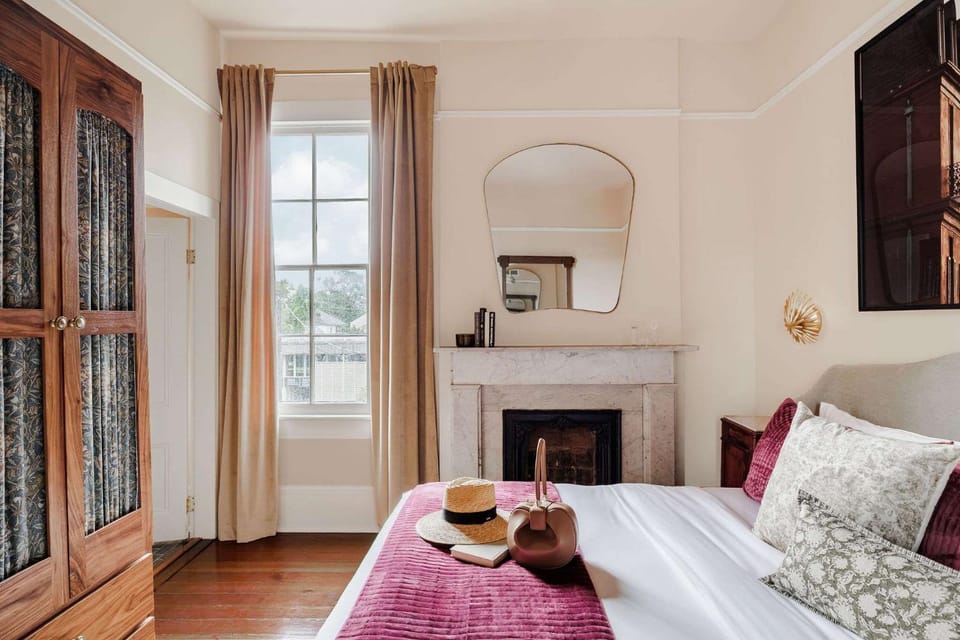 Lush Garden District Suite Shared Outdoor Space House in New Orleans