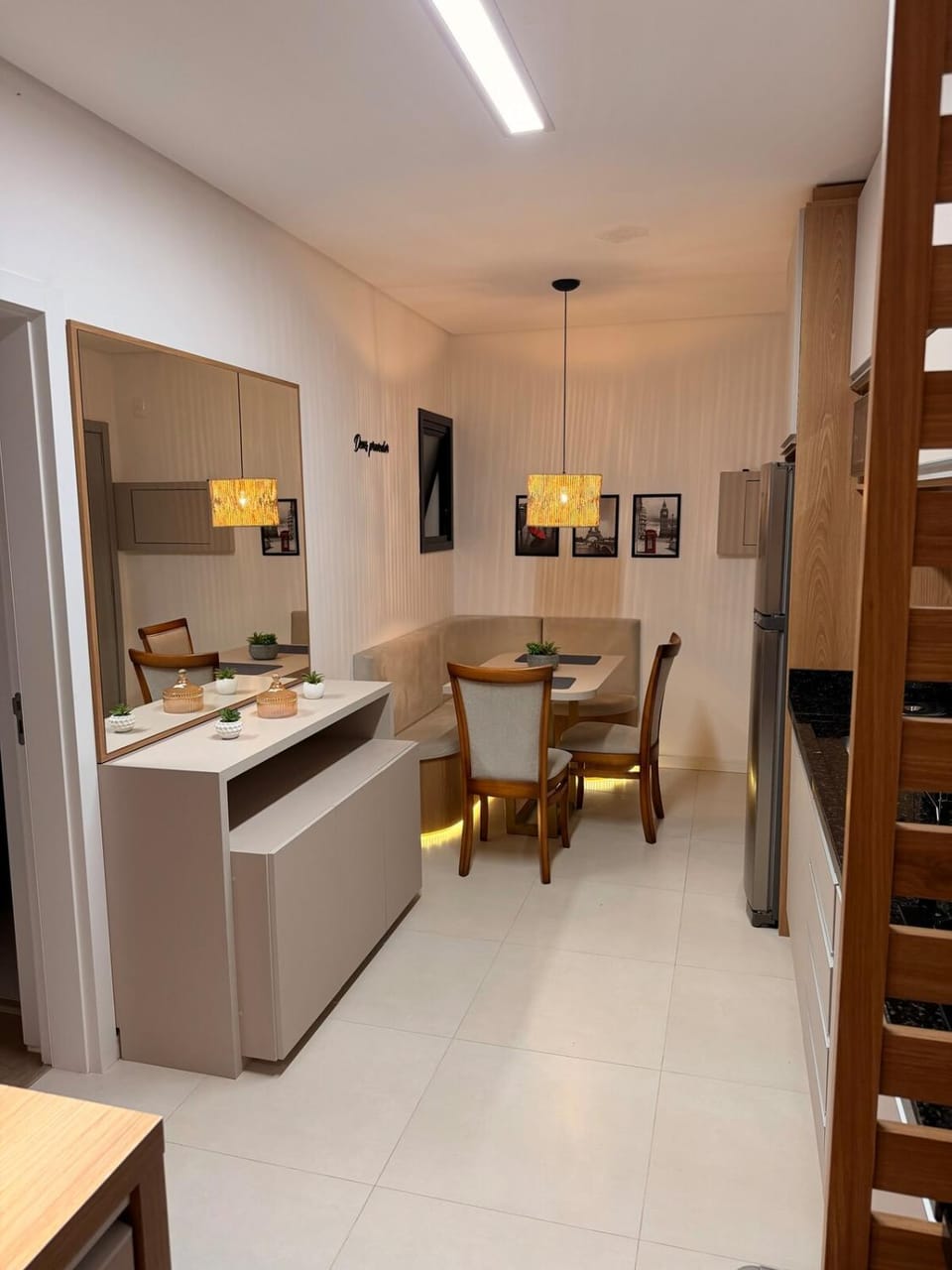 Kitchen or kitchenette, Dining area, minibar