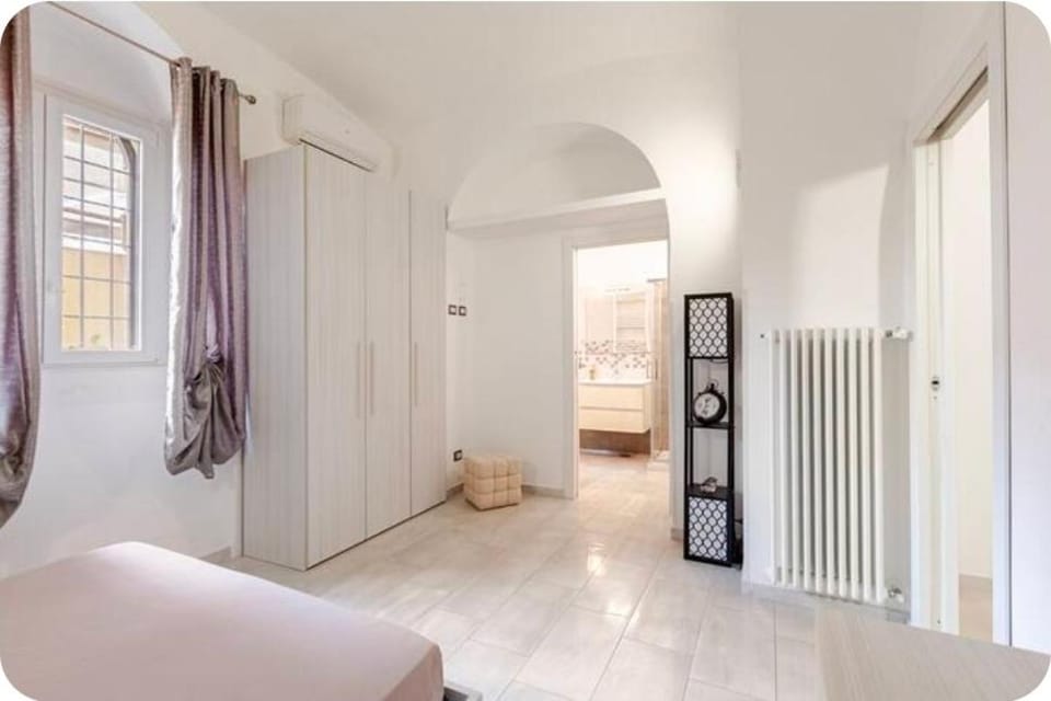 Bed, Photo of the whole room, Bedroom, internet, wardrobe, air conditioner