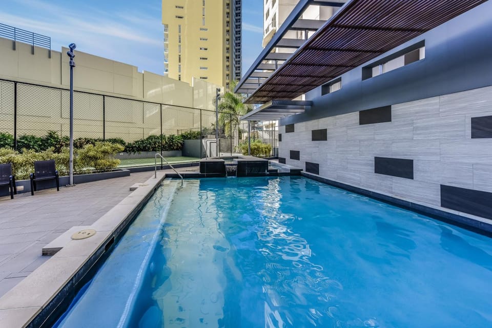 Property building, Day, Swimming pool