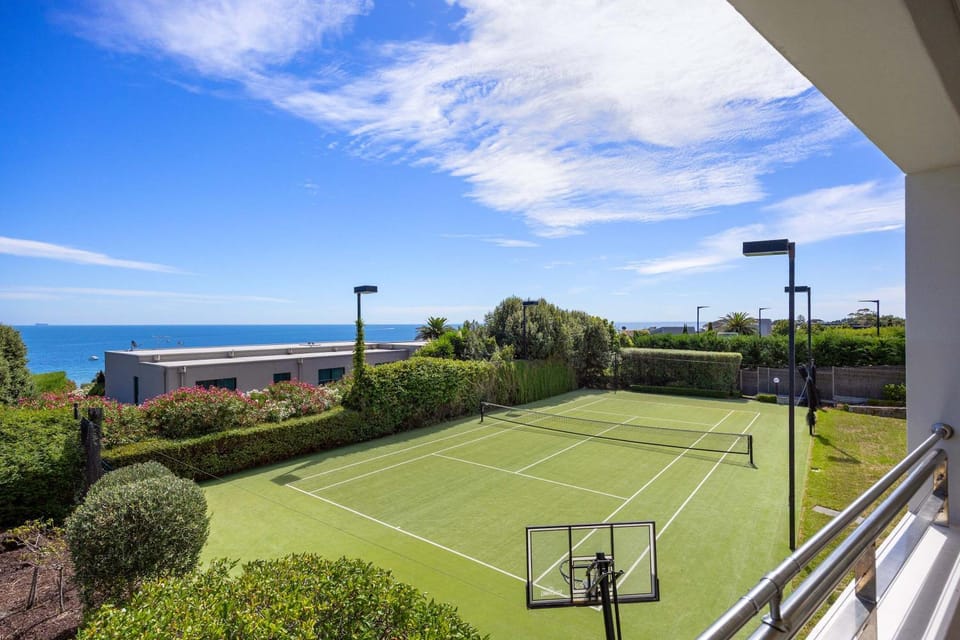 Canadian Bay Resort - Tennis Pool Spa Sauna House in Mount Eliza