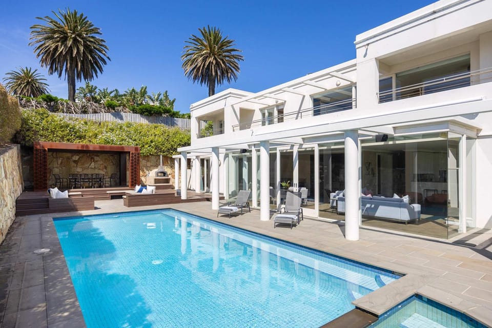 Canadian Bay Resort - Tennis Pool Spa Sauna House in Mount Eliza