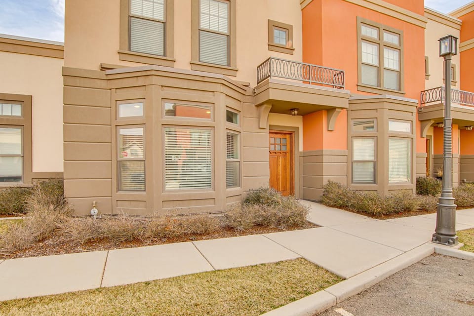 Hike, Golf & Unwind! Mtn-View Cedar City Townhome House in Cedar City