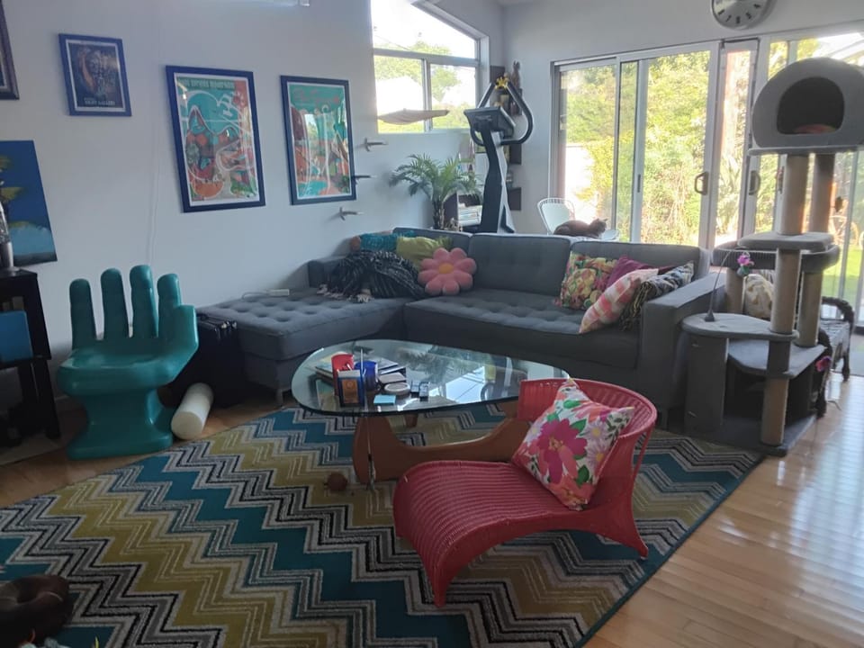 Living room, Seating area