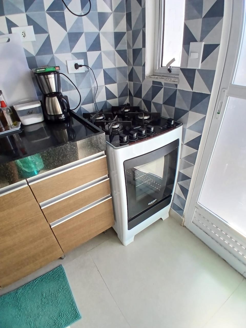 Coffee/tea facilities, Kitchen or kitchenette, minibar, stove, toaster